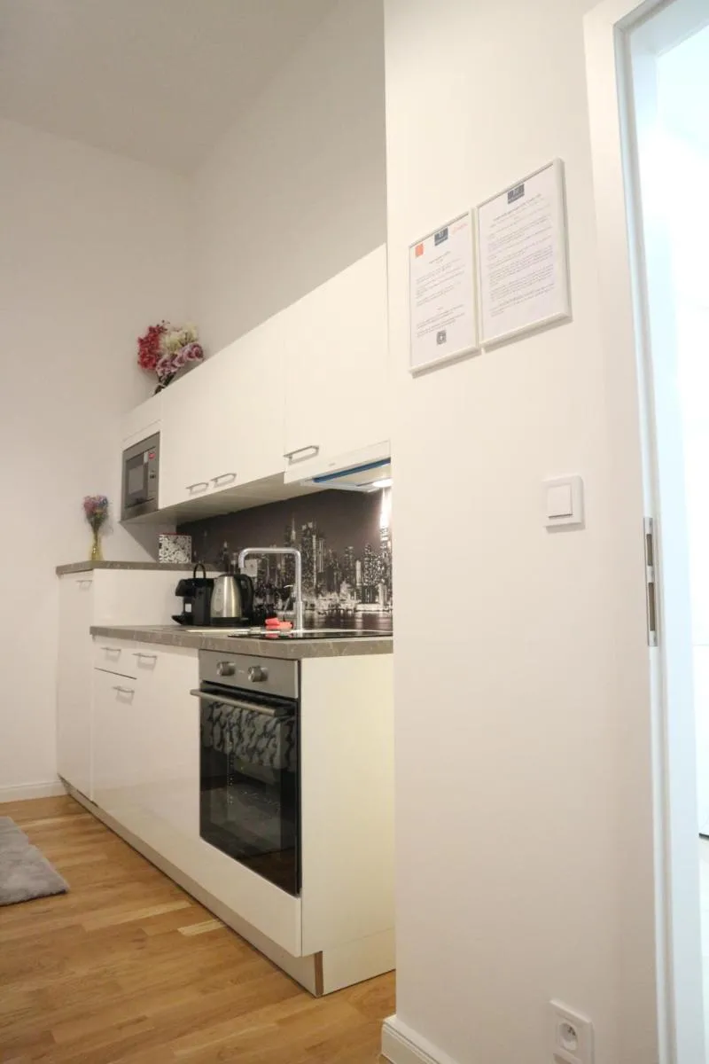 Image 3 of New Apartment 50m Charles Square