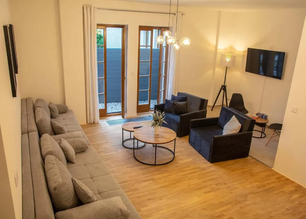 Image of New City Centre Garden Apartment – Central Location