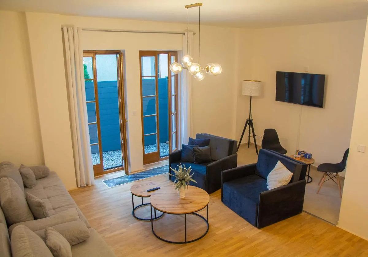 Image 4 of New City Centre Garden Apartment – Central Location