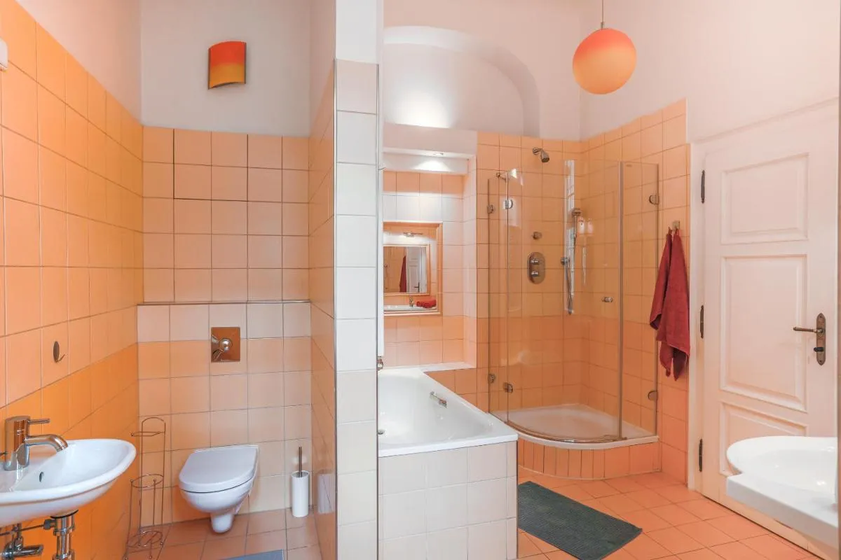 Image 2 of New Stylish 3 Suites Bedrooms Apt in Mala Strana – N2nd