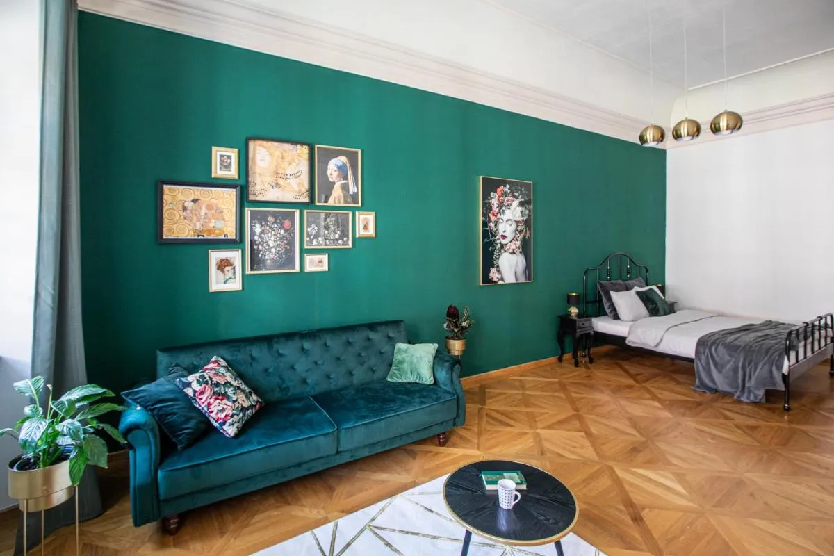 Image 6 of New Stylish 3 Suites Bedrooms Apt in Mala Strana – N2nd
