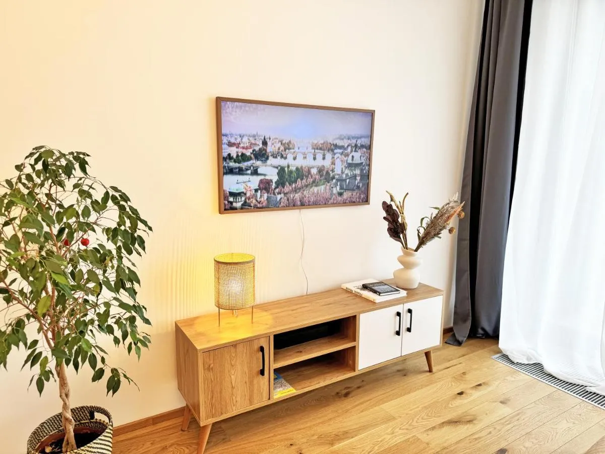 Image 5 of New studio, King bed, Free parking, Terrace