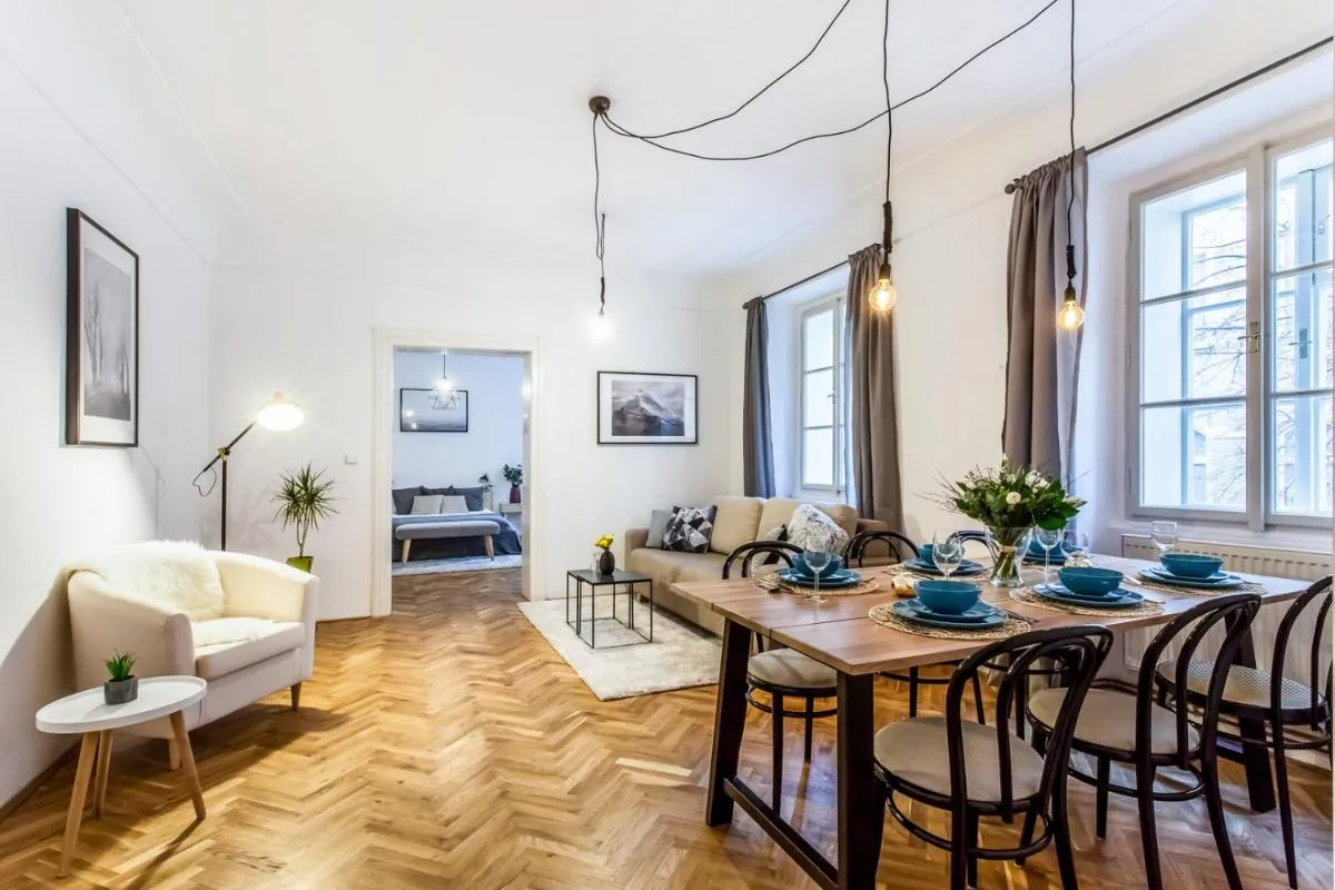 Image 2 of Old Town 2 BDR apartment, free coffee