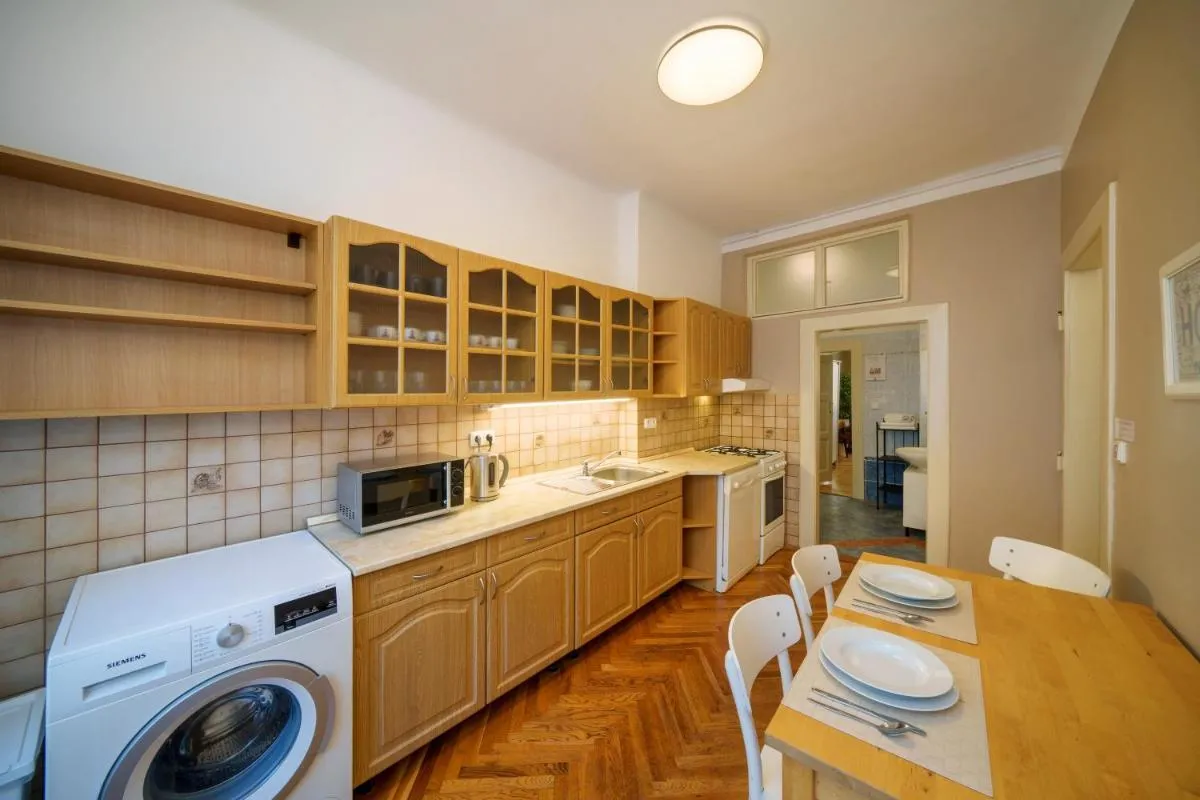 Image 3 of Old Town – 3 Bedroom 3 Bathroom Kitchen