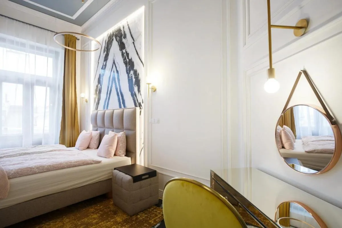 Image 1 of Palace Apartment by Main Station – Premier