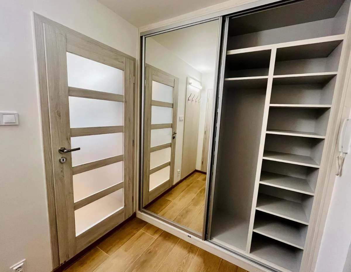Image 5 of Pleasant Basement Apartment