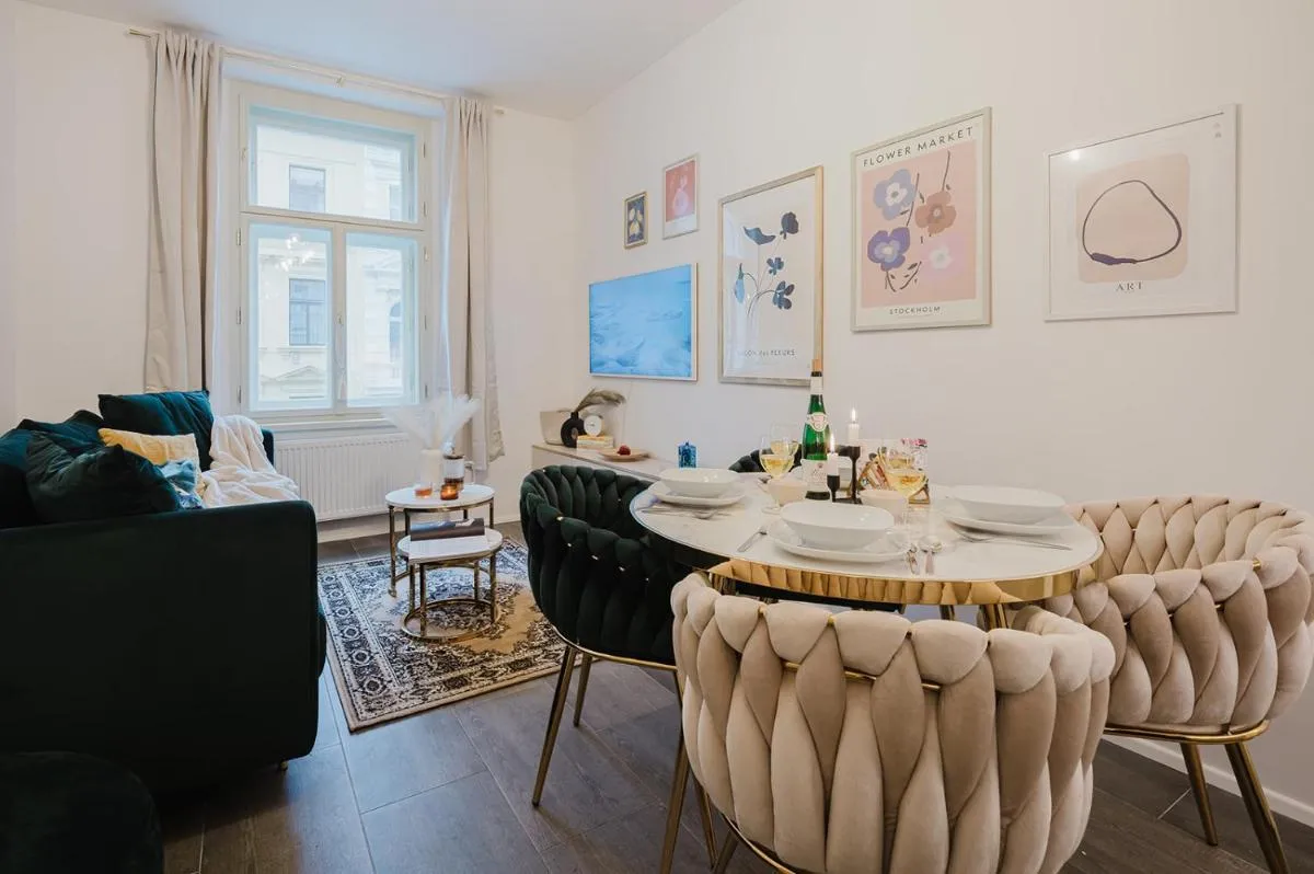 Image 2 of Prague Days – 1BDR Apt – 2TVs – Netflix