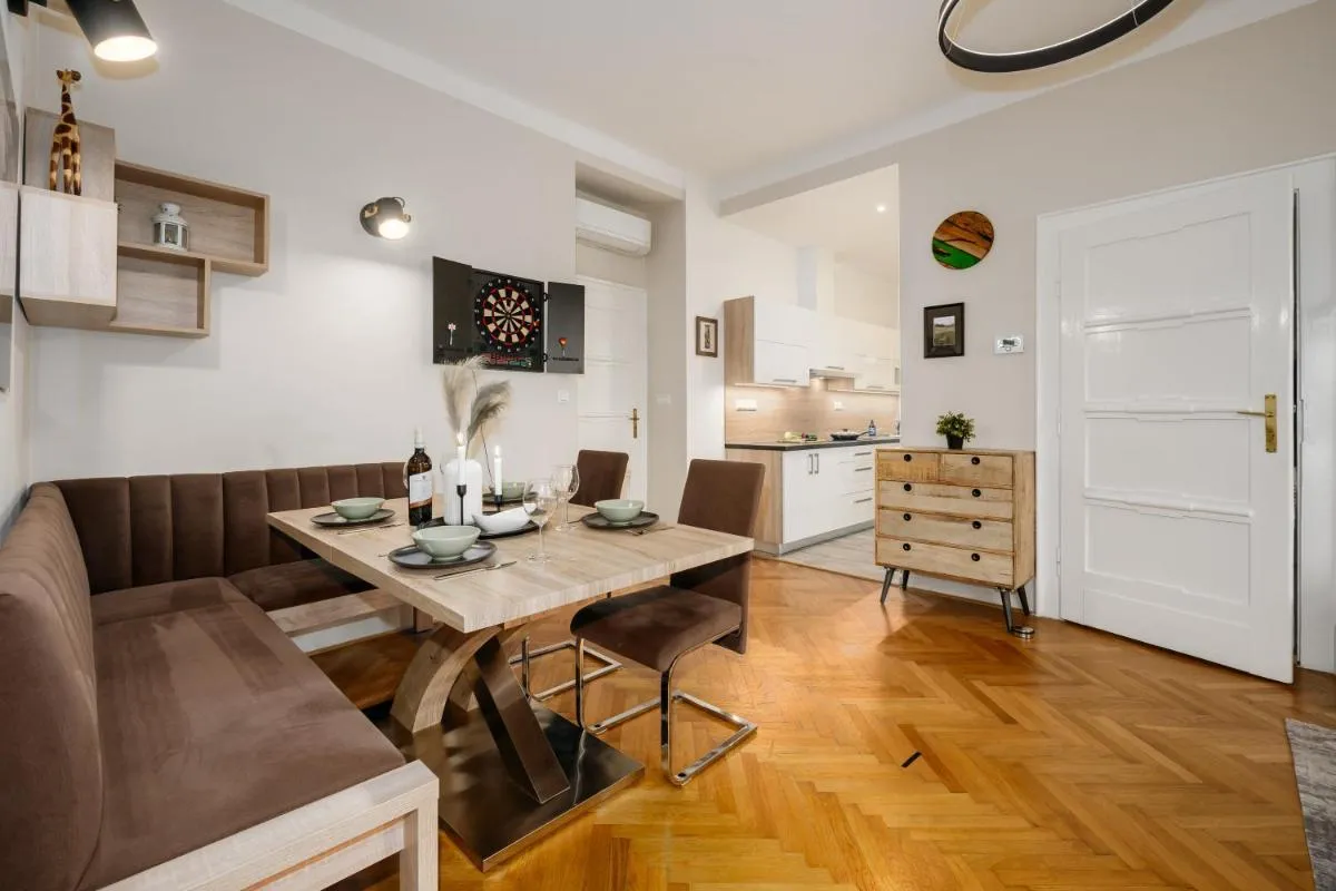 Image 2 of Prague Days – Family 2BDR Apt – AC – Darts – Netflix – Hip District