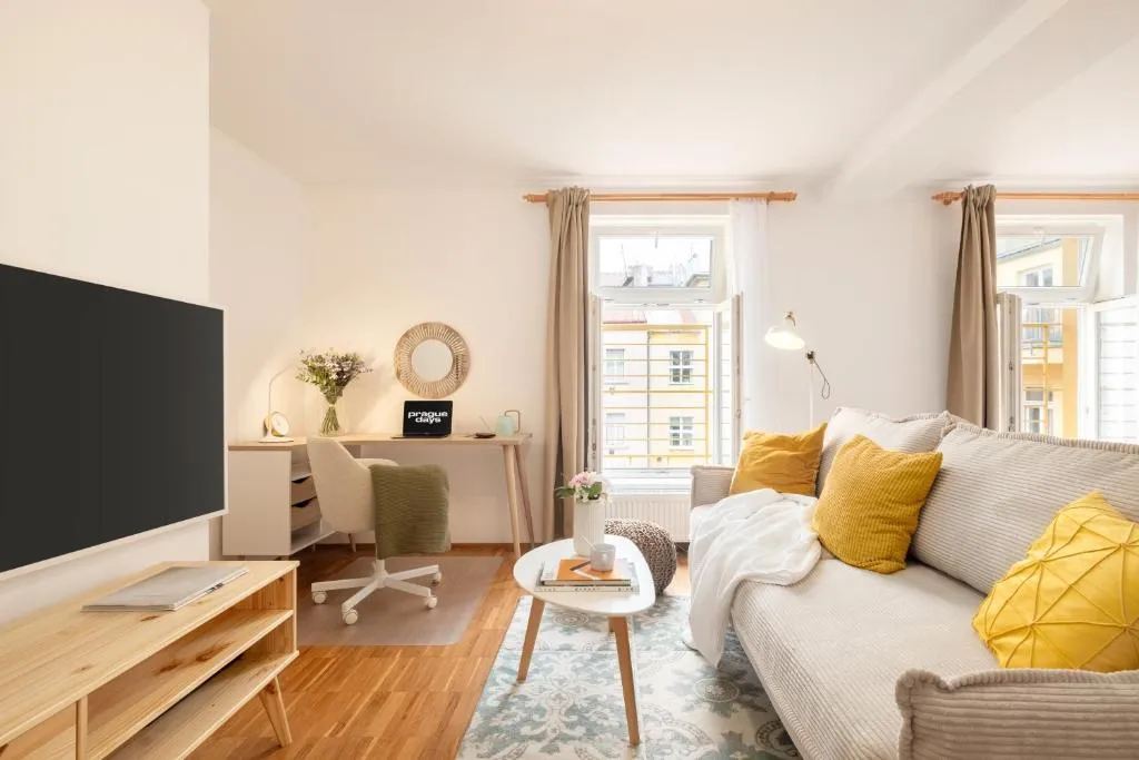 Image of Prague Days – Skandi studio with workspace – Hip Area