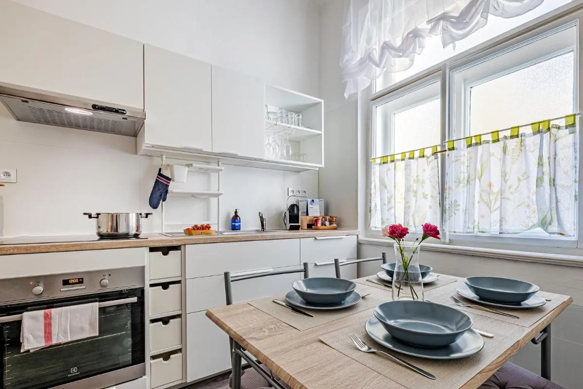 Image 4 of Prague Days – Studio – Trendy Neighborhood