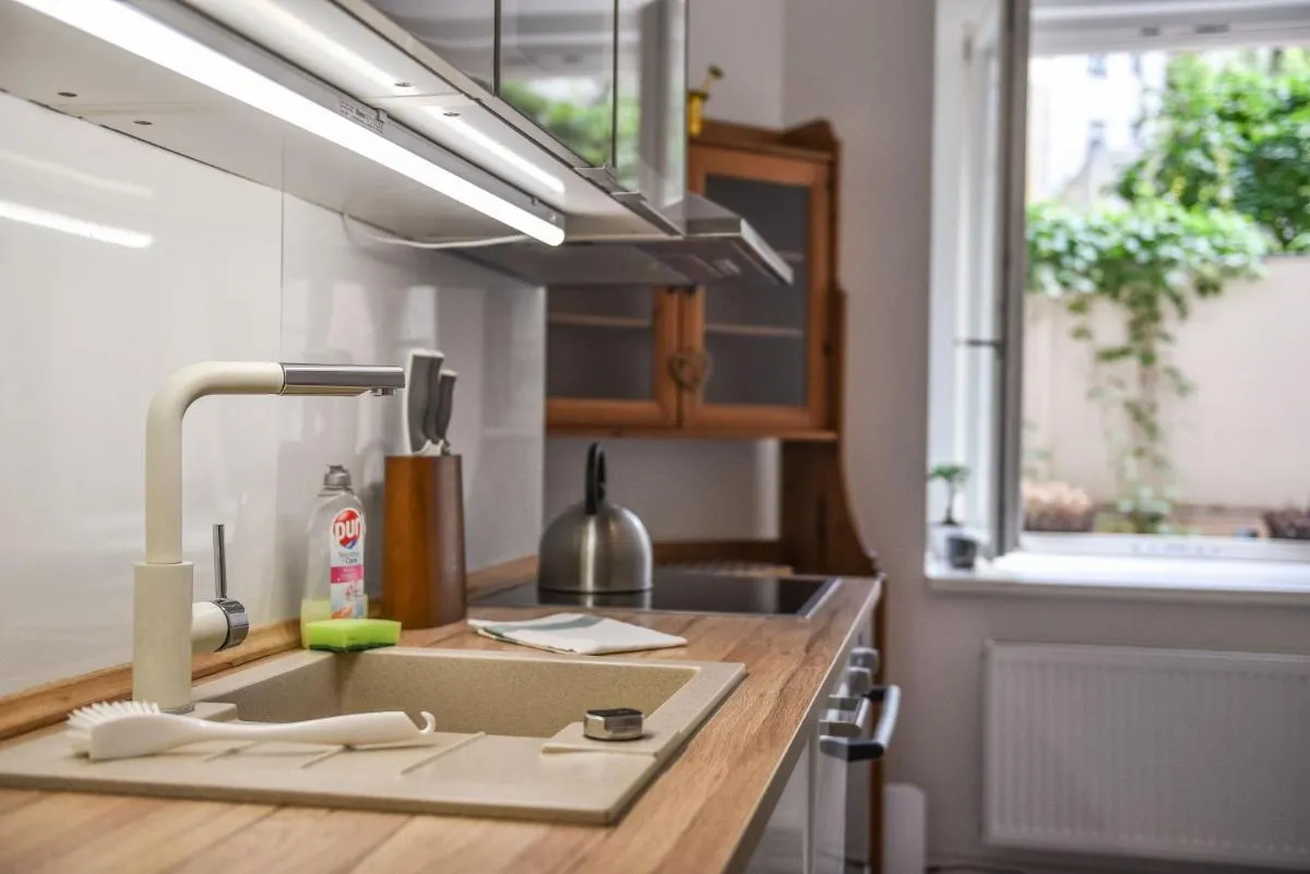Image 2 of Quiet apartment in the city center with own terrace