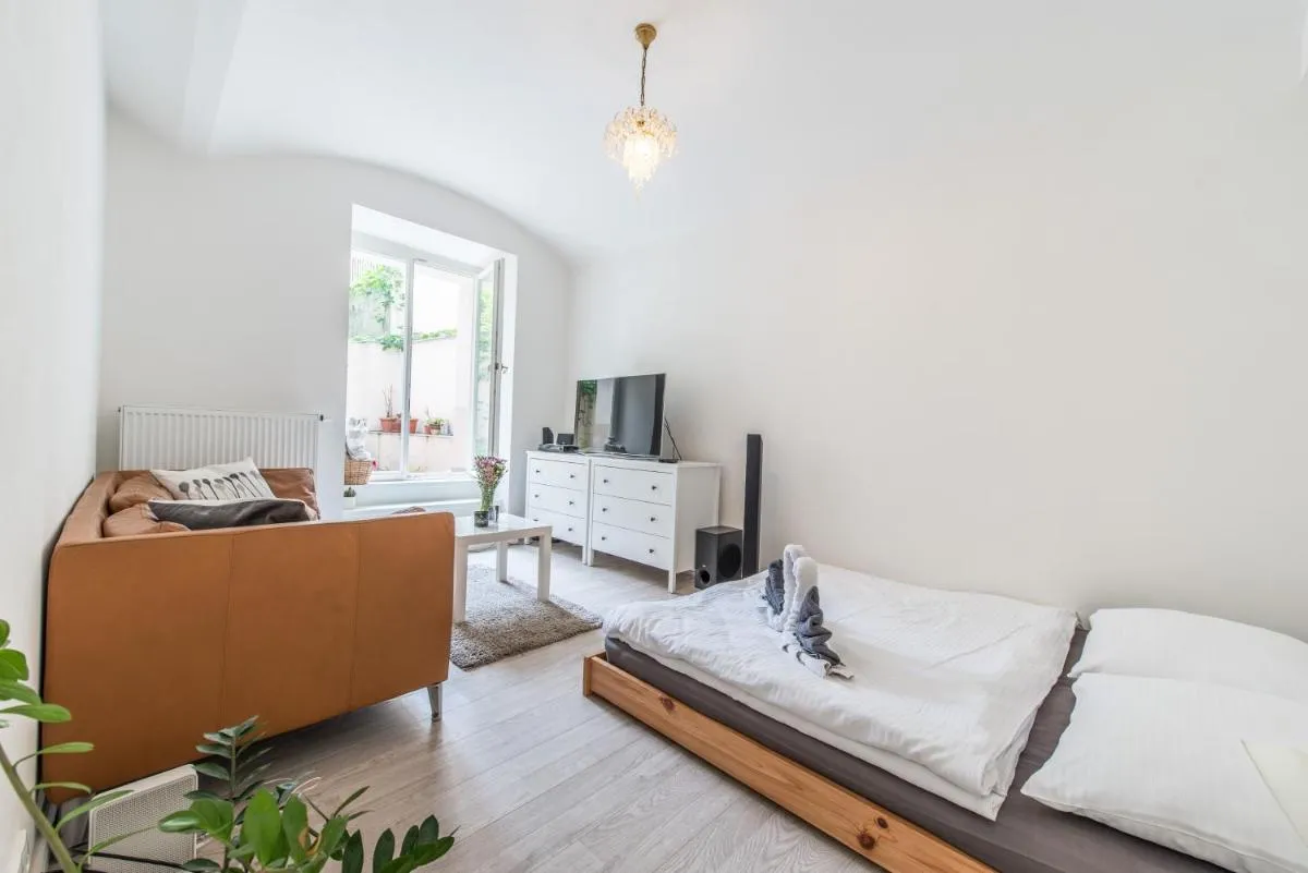 Image 1 of Quiet apartment in the city center with own terrace