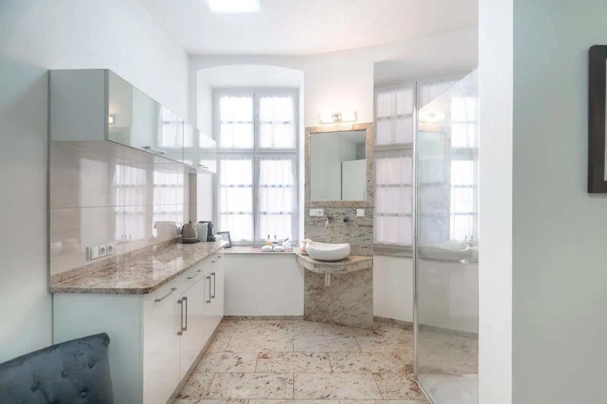Image 3 of Quiet apartment in the heart of Old Town centre