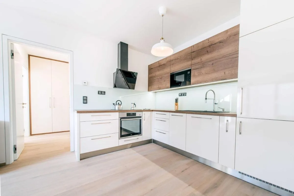 Image 3 of Quiet & new apartment near city center with garage