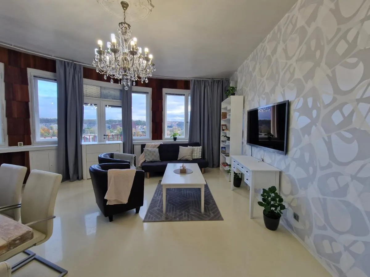 Image 4 of Quiet spacious apartment with a balcony