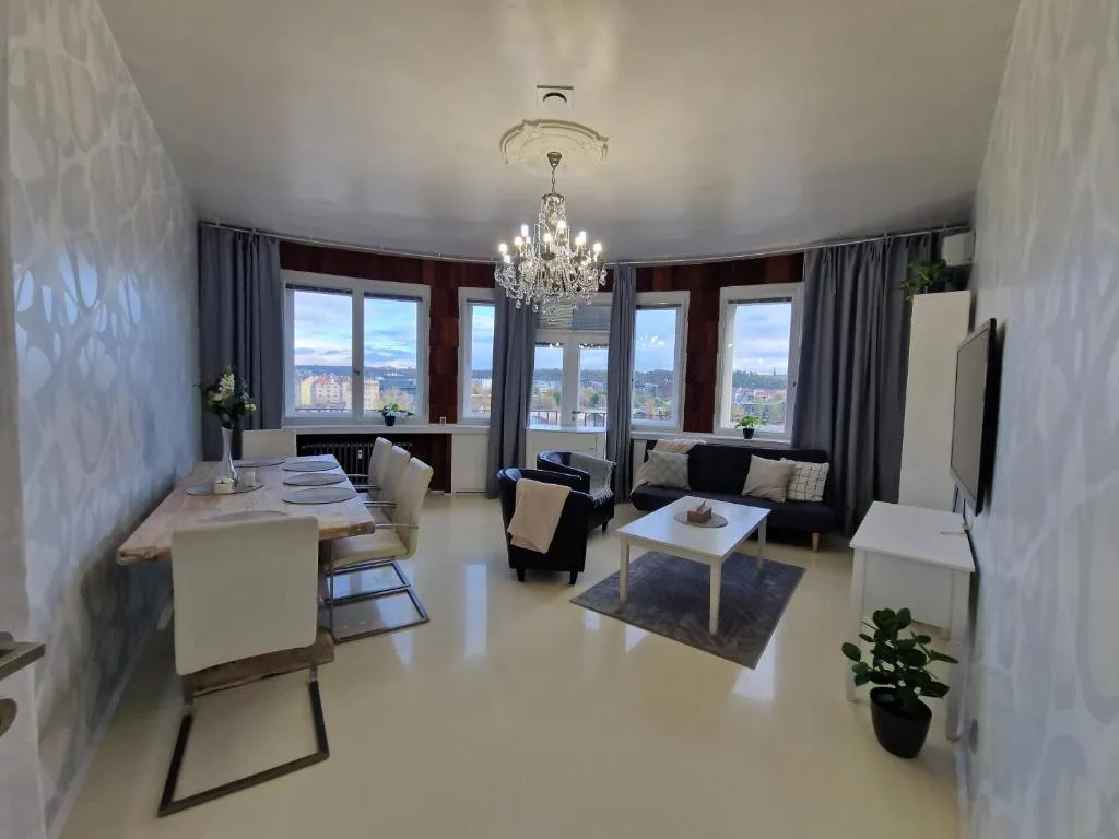 Image of Quiet spacious apartment with a balcony
