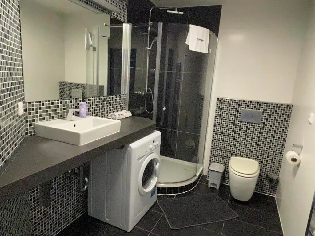 Image 2 of RUMAKO apartments