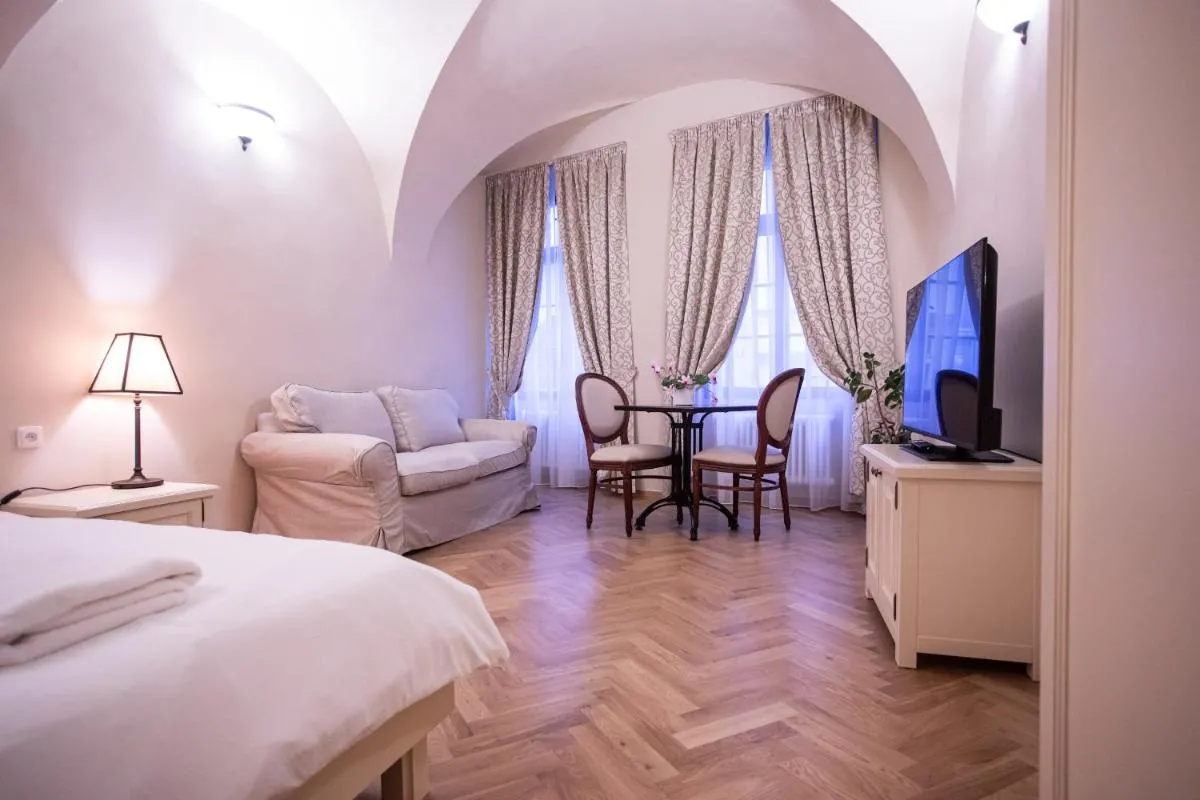 Image 2 of Residence Thunovska