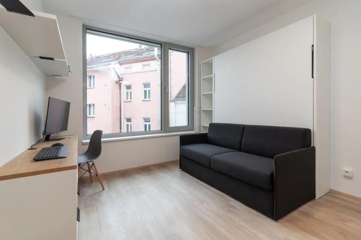 Image 4 of SMART Studio with Ultra Fast 1Gbps WiFi and Air Conditioning