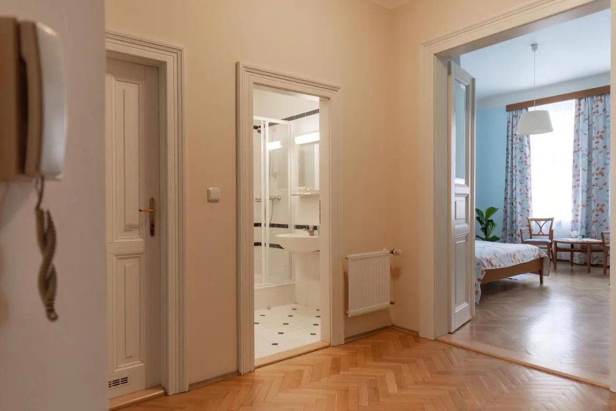Image 2 of Sibelius Apartments