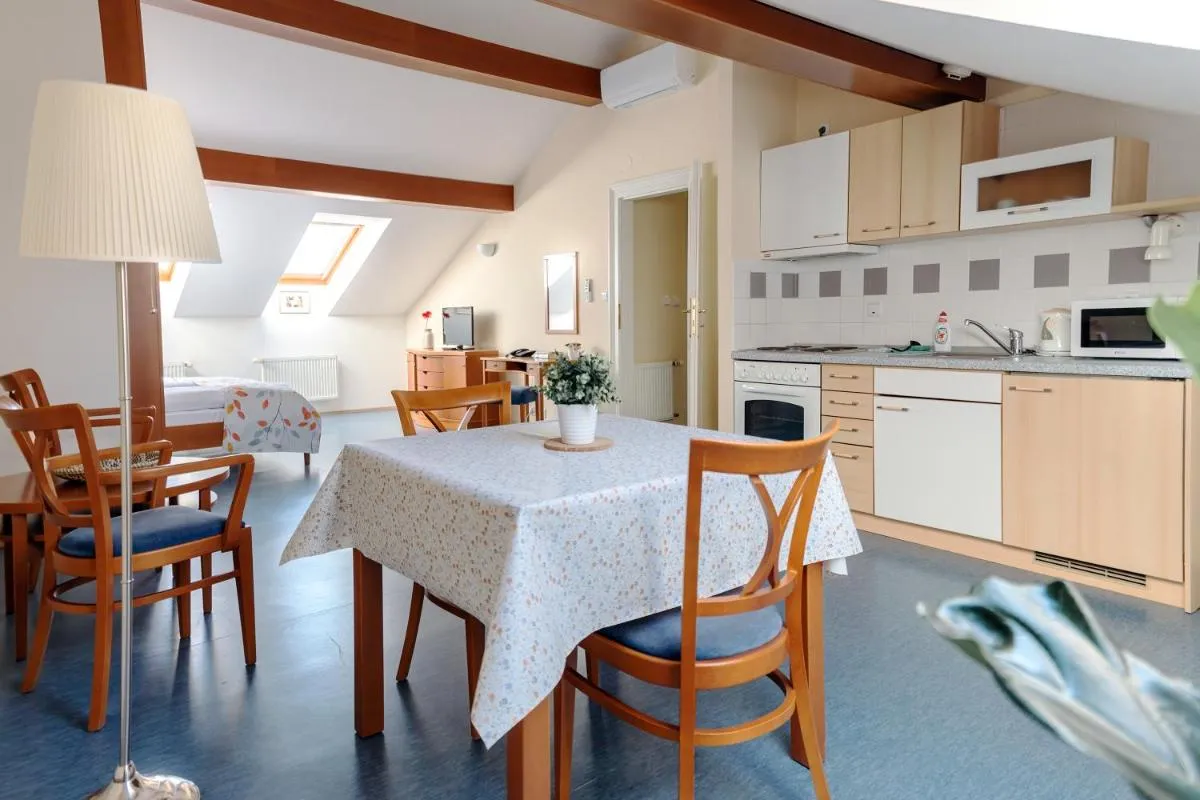 Image 3 of Sibelius Apartments