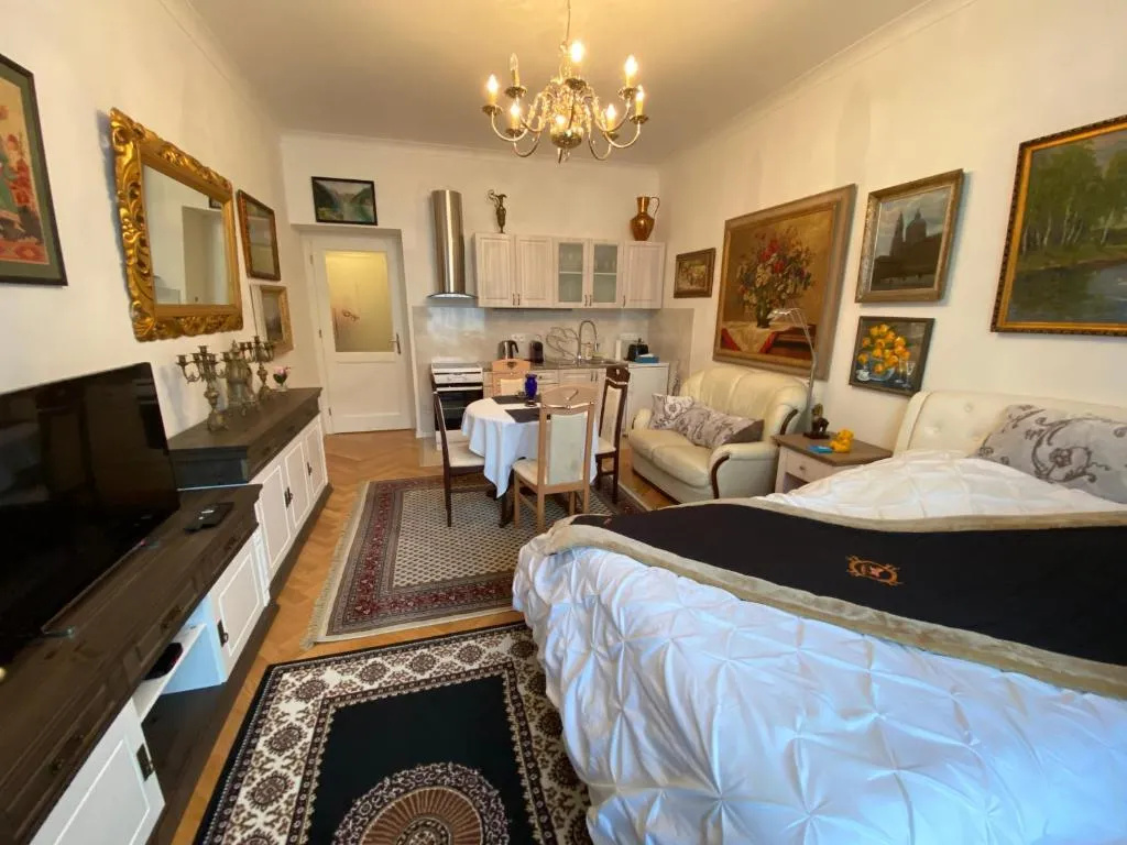 Image of Slavikova-DeLuxe+