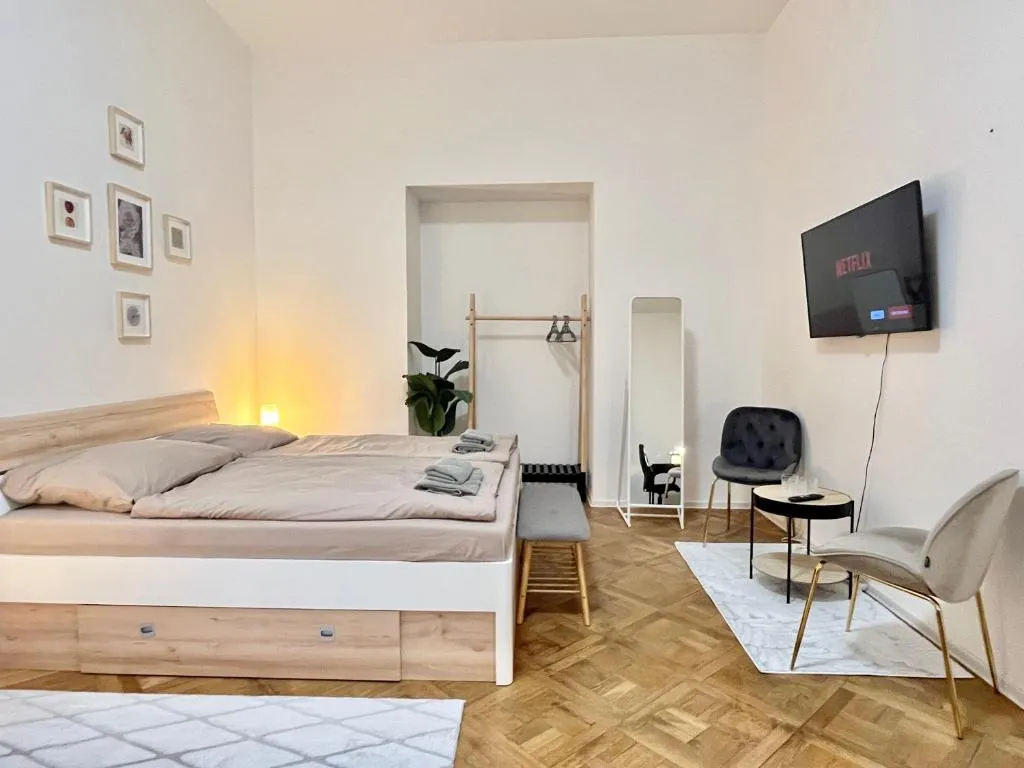 Image of Spacious 2BDR apartment with free parking in Wenceslas Square