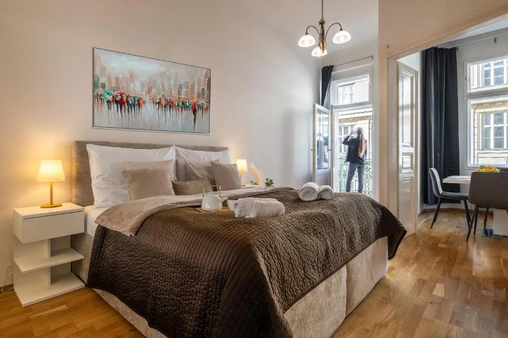 Image of Spacious 2-bedroom apartment in Old Town
