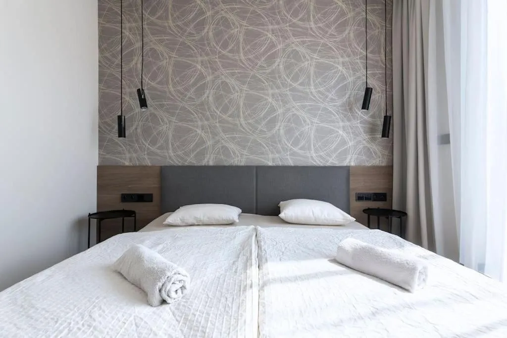 Image 6 of Spacious Top Floor Flat, Air Conditioning, Free Parking, 200Mb WiFi