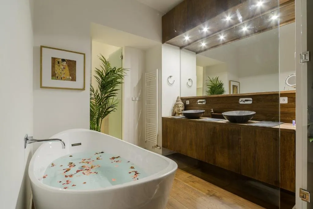 Image of Spacious apartment near Wenceslas Square with master bed