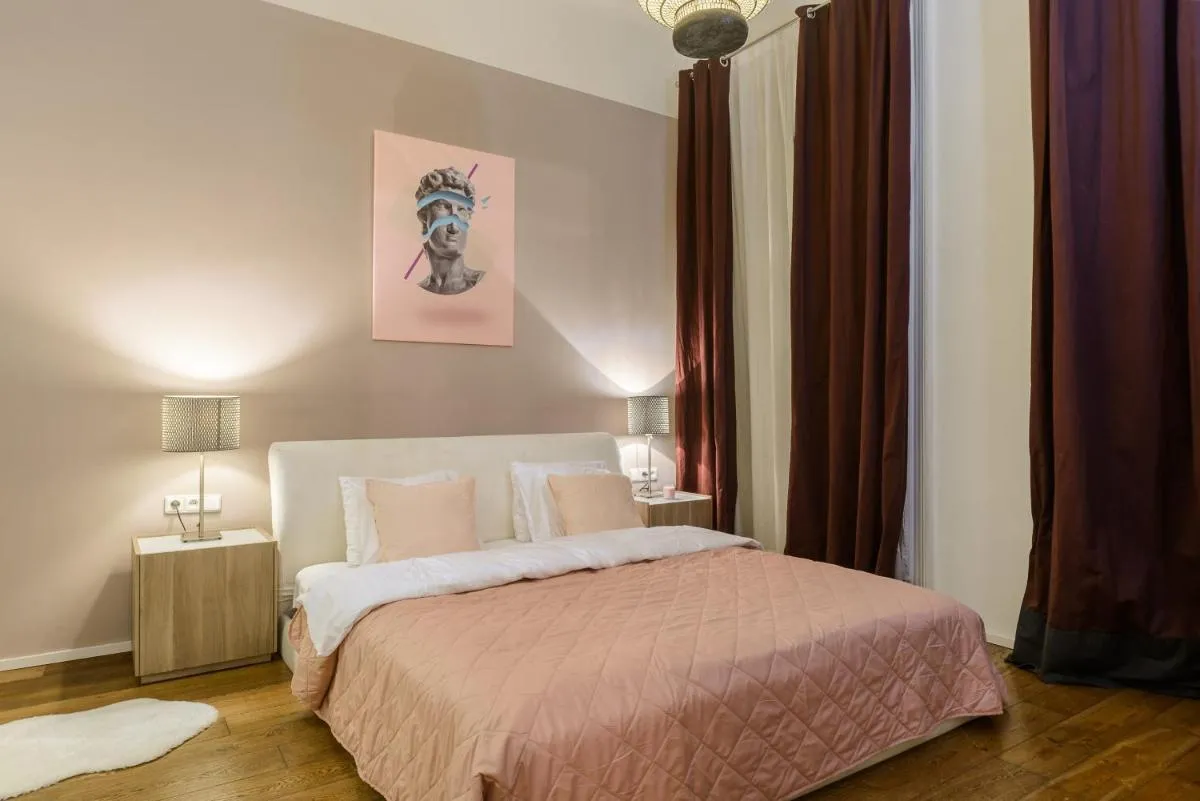 Image 2 of Spacious apartment near Wenceslas Square with master bed