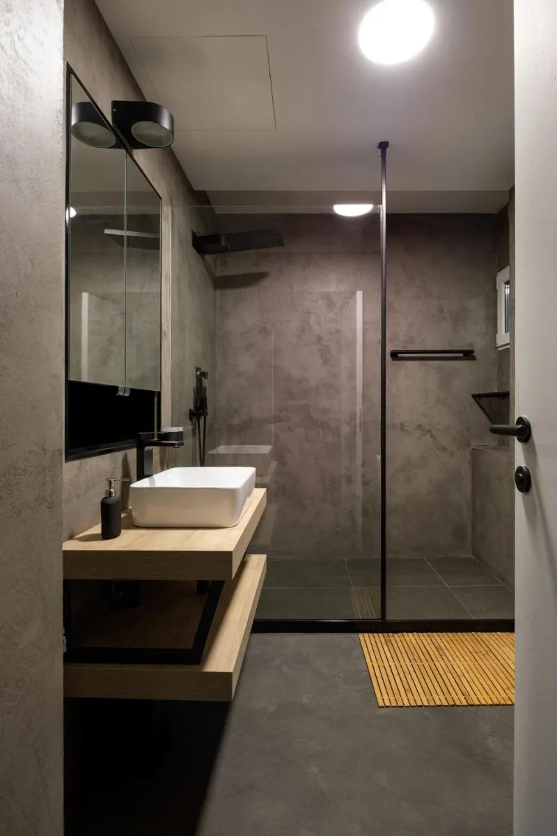 Image 3 of Spectrum Apartment