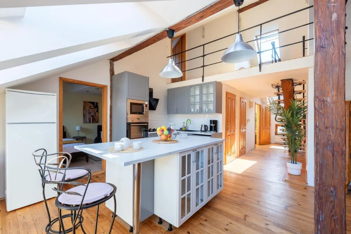 Image 2 of Stylish 2-level apartment near the National Theatre