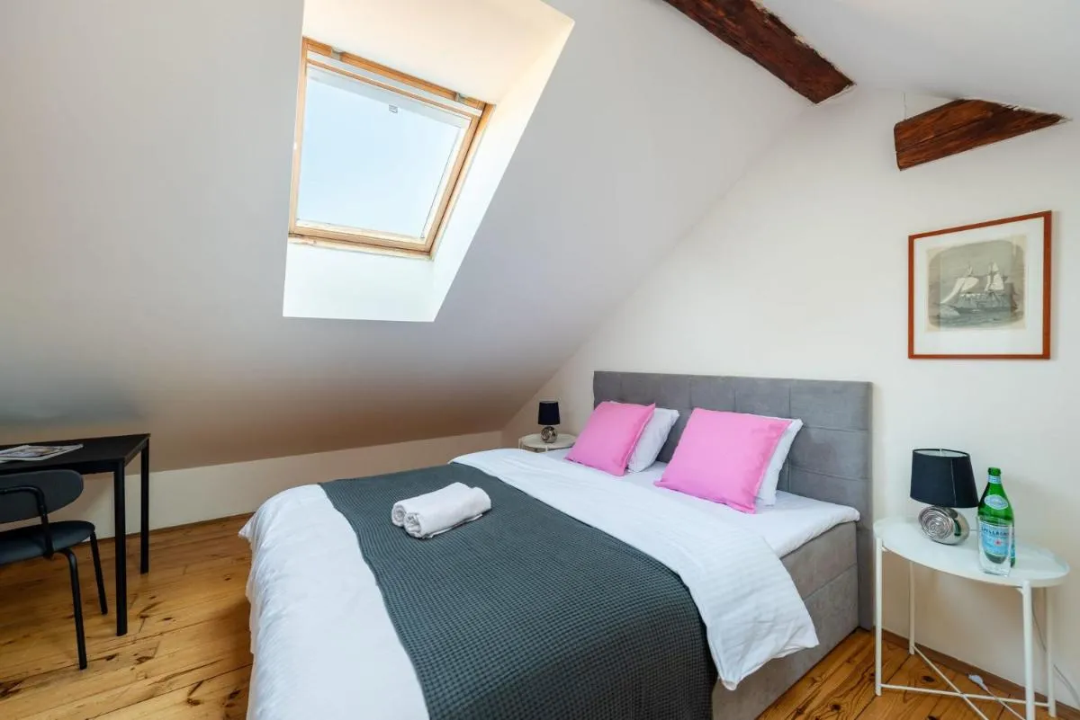 Image 3 of Stylish 2-level apartment near the National Theatre