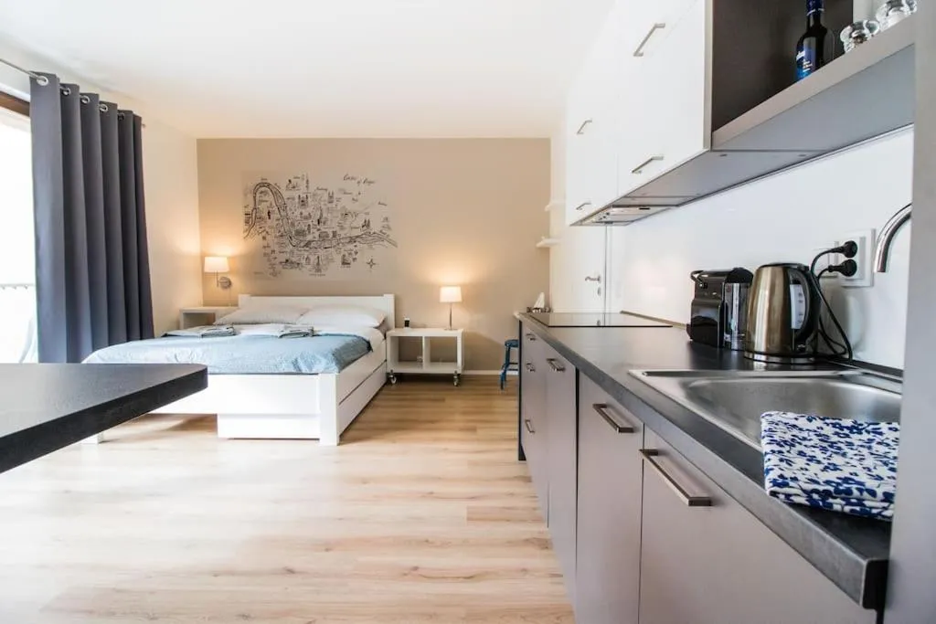 Image 3 of Stylish Studio with Balcony, 12 Min to City Centre, Free Netflix & WiFi