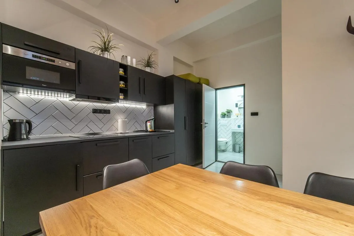 Image 5 of Sunny Central Apartment on Wenceslas Square by easyBNB
