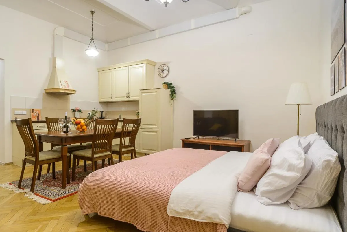 Image 4 of Superior apartments near Dlouha street