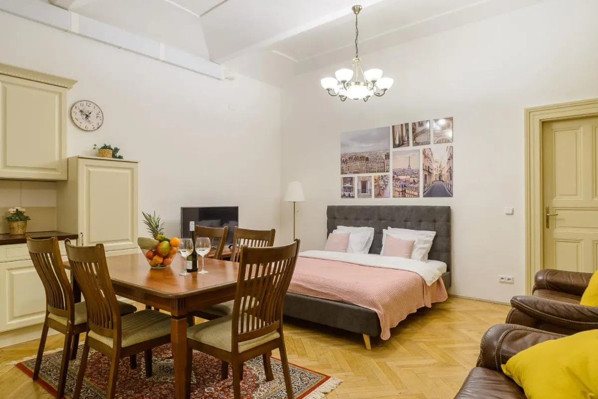 Image 3 of Superior apartments near Dlouha street