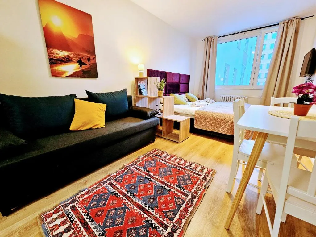 Image of TERRACE-VIEW LUXURY 5 HOTEL-STYLE APARTMENTS, 20 mins to Centre, Gym, Reception, Free Parking, Roof Terrace & Game Room