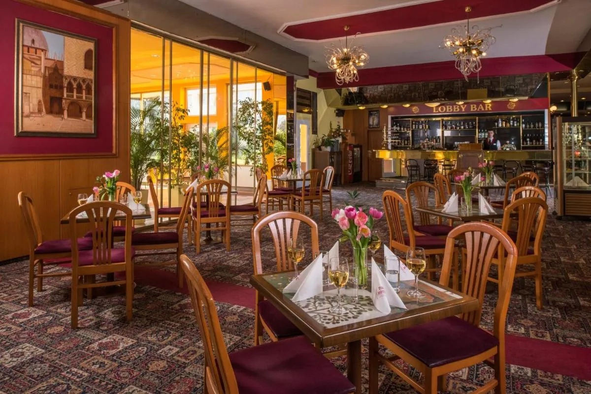 Image 4 of TOP HOTEL Praha