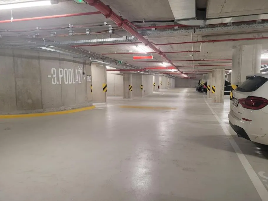 Image 5 of Terrace and free parking