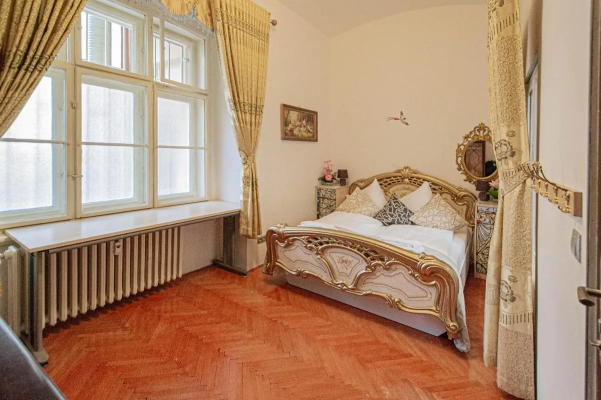 Image 6 of The Grand Royal 3BDR Heart of Old Town