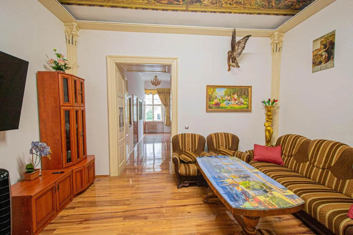 Image 4 of The Grand Royal 3BDR Heart of Old Town
