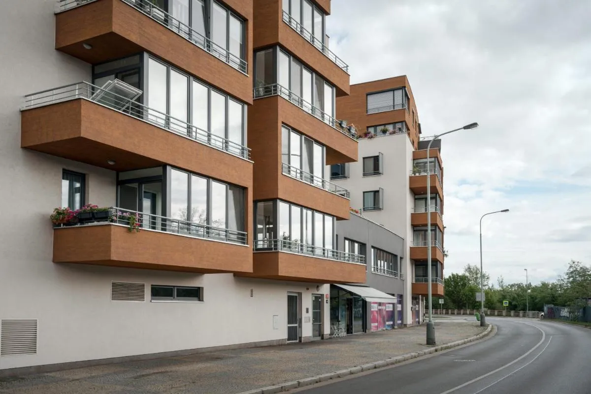 Image 5 of The Sunny Riverside Flat