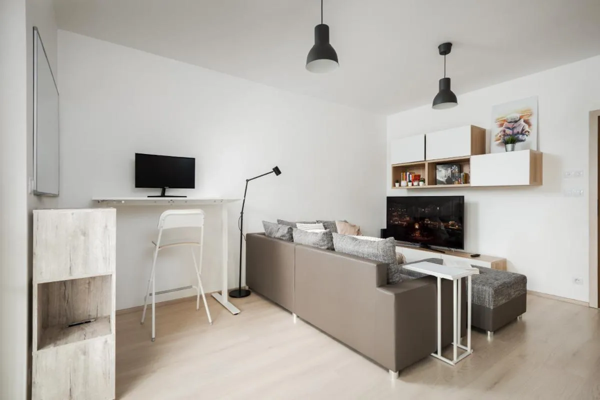 Image 4 of The Sunny Riverside Flat