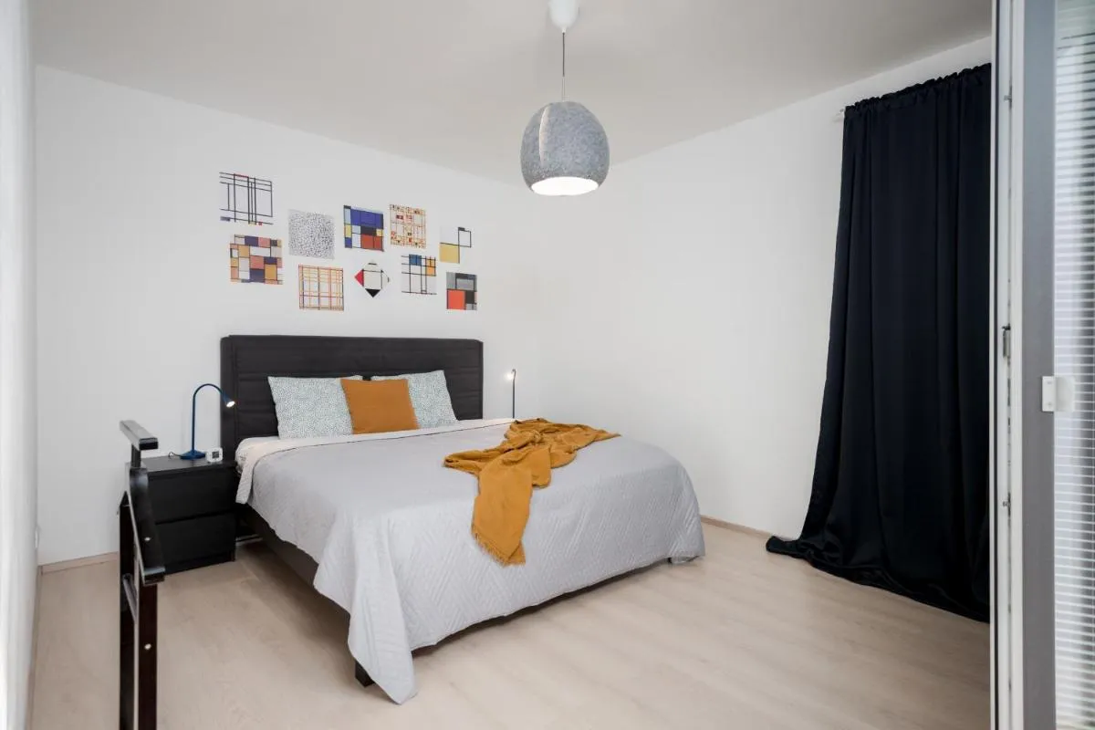 Image 6 of The Sunny Riverside Flat
