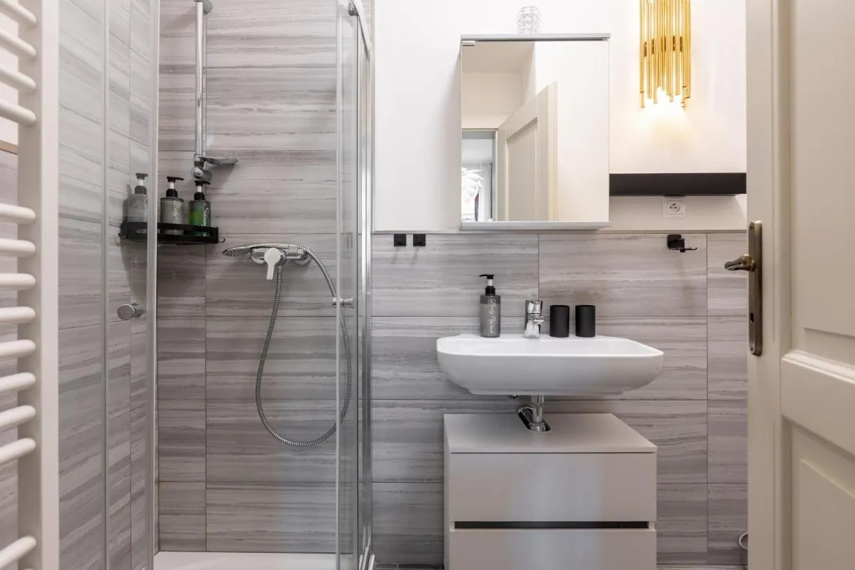Image 2 of Tichý apartmán v centru města u metra s balkónem a parkováním