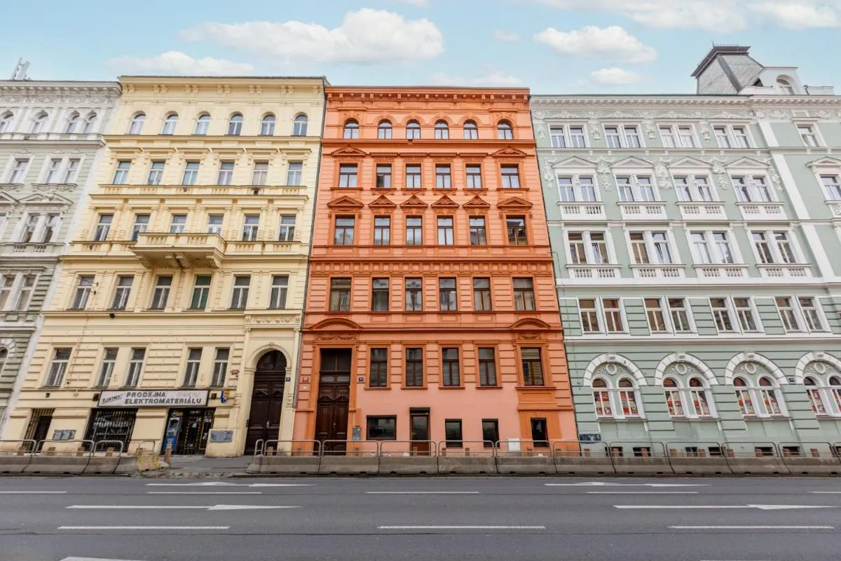 Image 4 of Tichý apartmán v centru města u metra s balkónem a parkováním