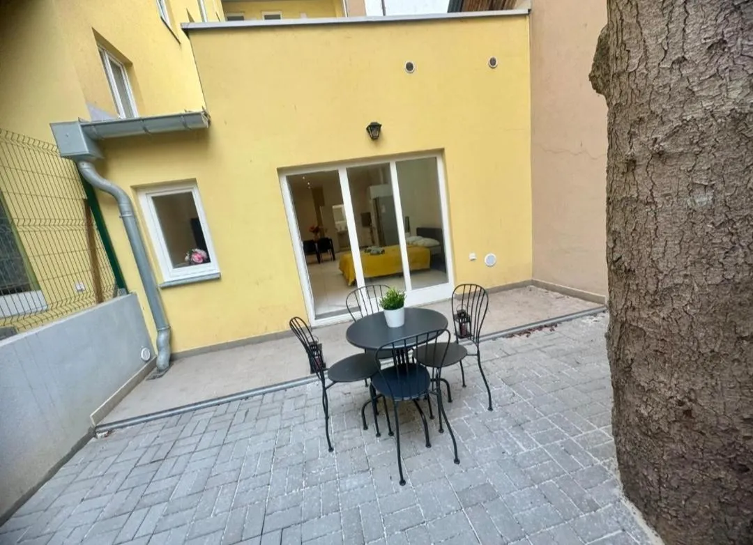 Image 5 of Urban Loft & Courtyard