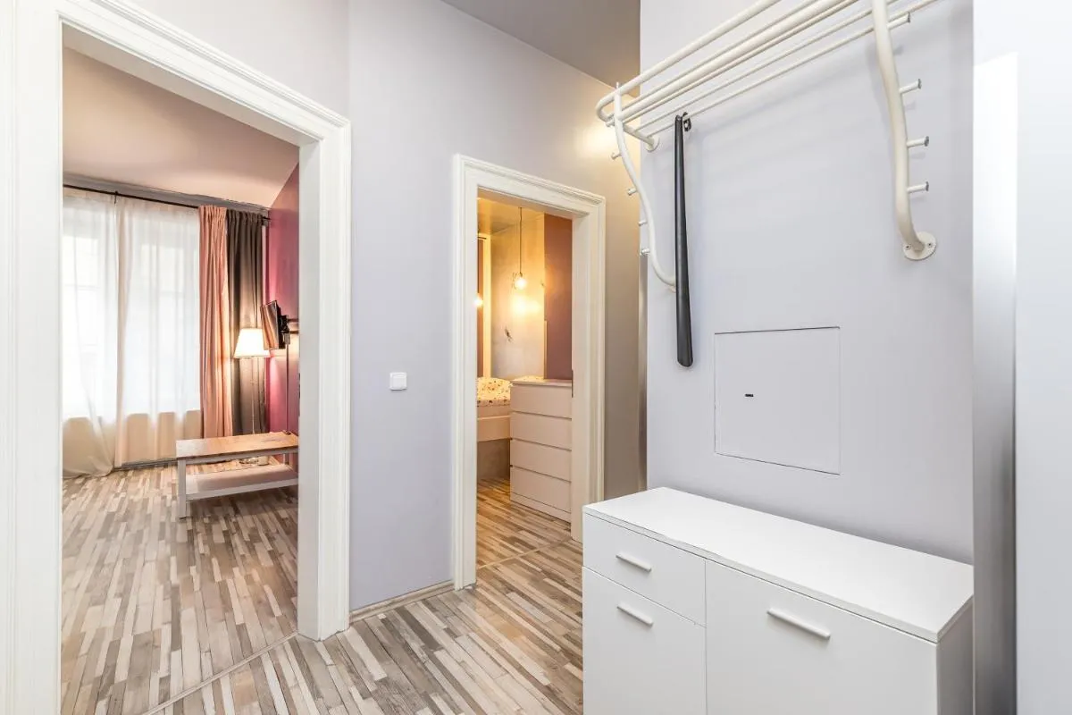 Image 2 of Veliant Apartments